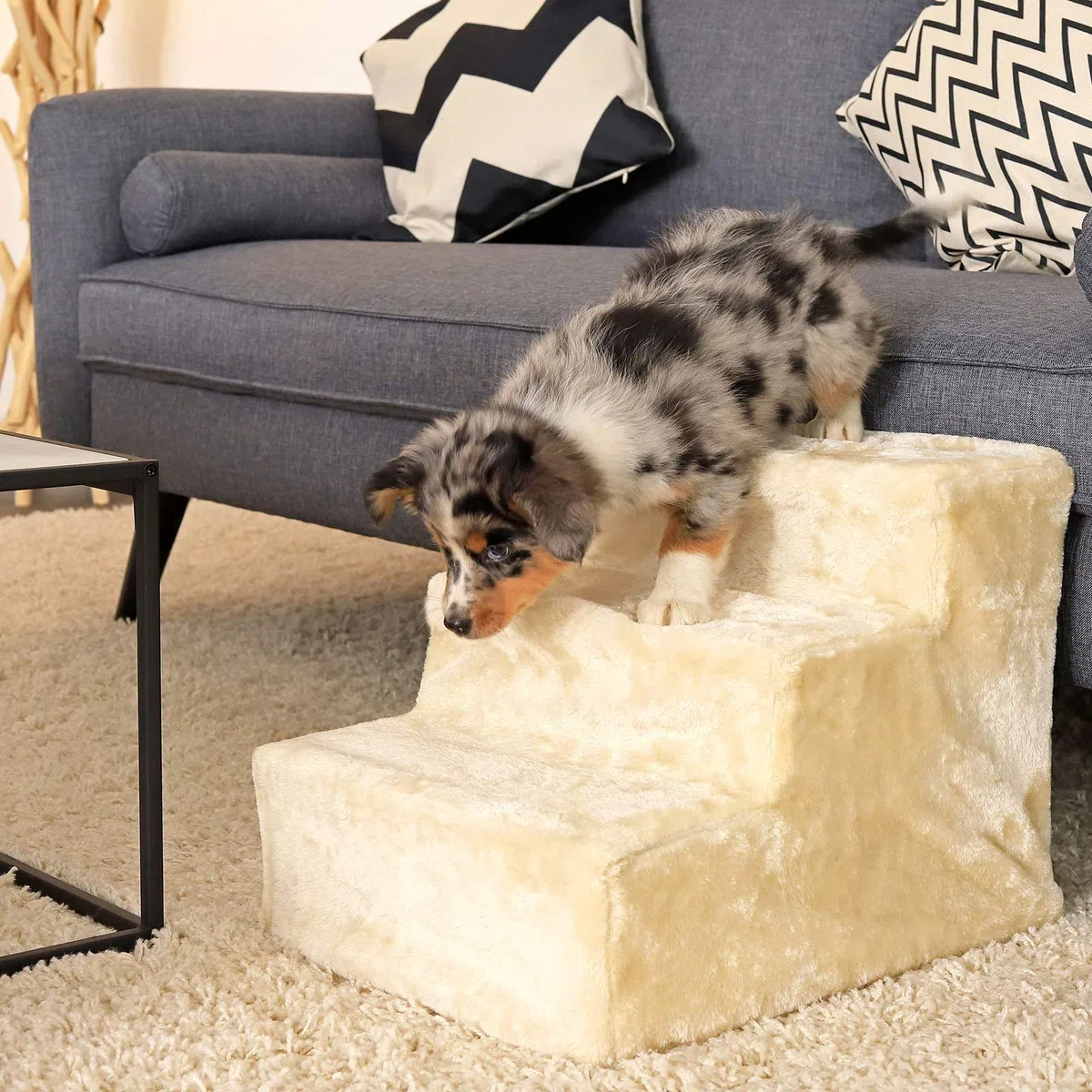 lionto Escalier pour Animaux avec Housse en Peluche, 46x36x34 cm, marchepied Robuste, Doux pour Les articulations, Housse Amovible et Lavable, supporte Jusqu’à 50 kg, Beige