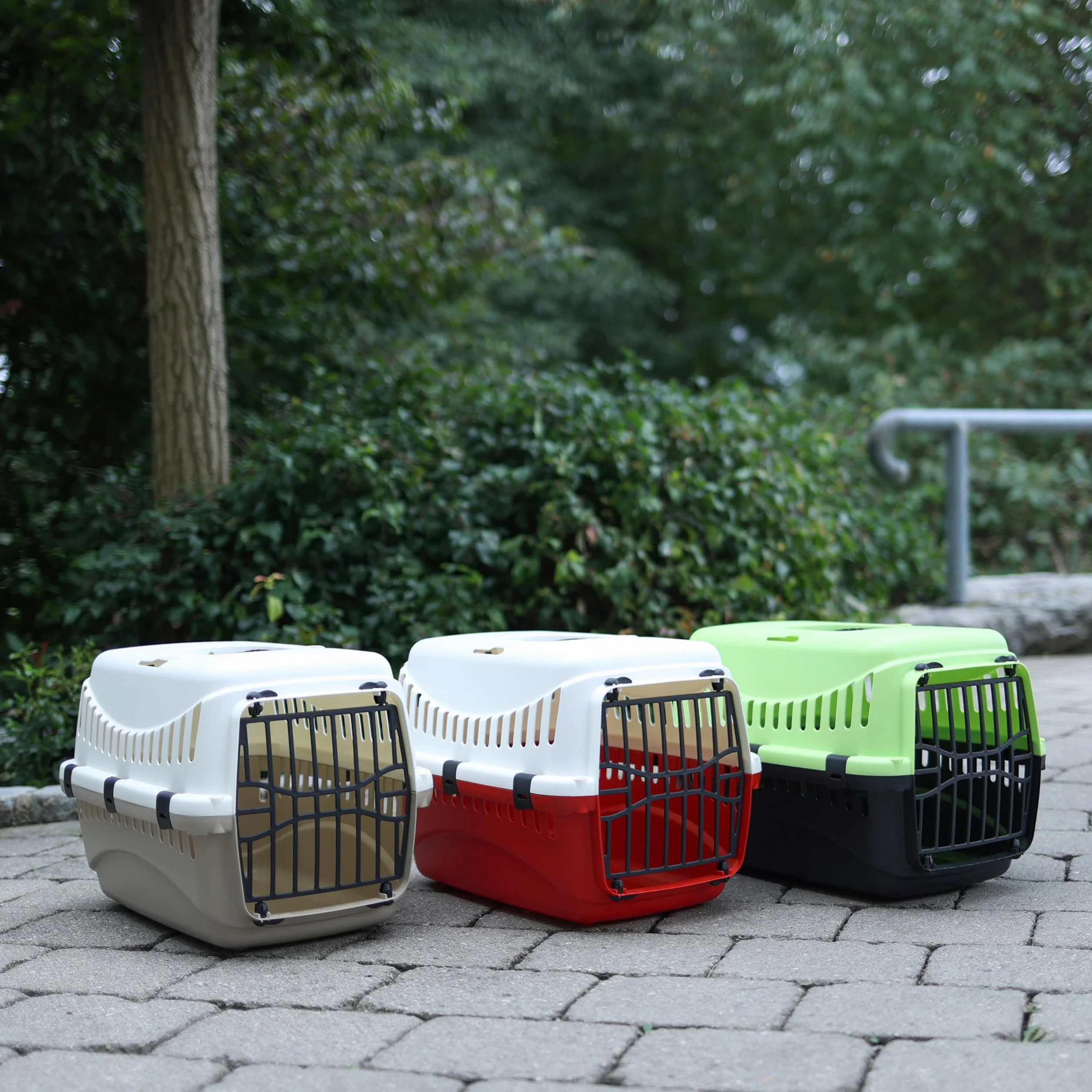 Kerbl 81348 Boîte de transport Expedion (boîte de transport pour animaux domestiques chats chiens lapins) en plastique 45x30x30 cm crème/bordeaux
